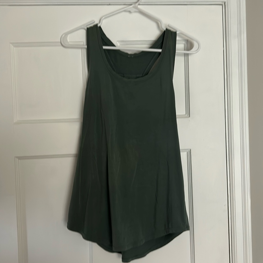 EUC Lulumeon Tank Top